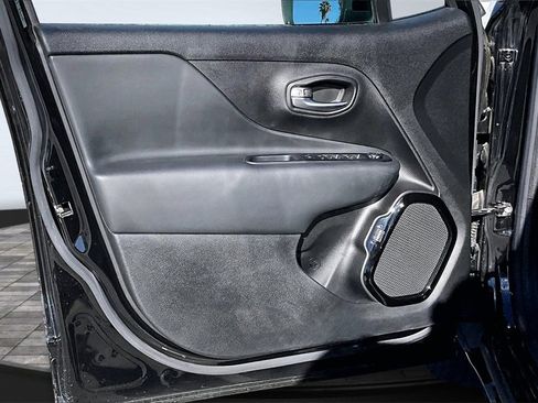 Used 2020 Jeep Renegade Altitude image 24