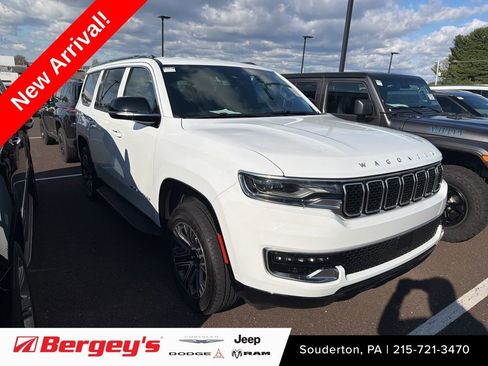 Used 2025 Jeep Wagoneer 4WD image 1