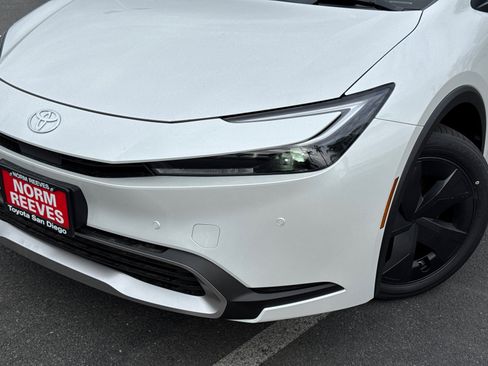 New 2026 Toyota Prius Plug-In Hybrid image 3