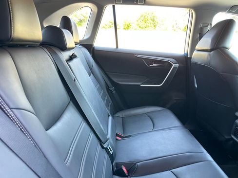 Used 2019 Toyota RAV4 XLE Premium w/ Carpet Mat Package FWD image 22