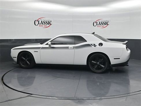 Used 2019 Dodge Challenger R/T w/ Plus Package image 2