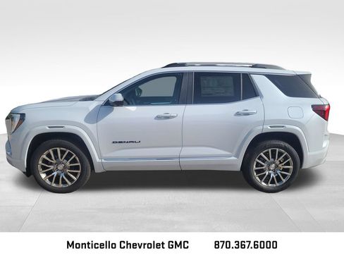 New 2027 GMC Terrain Denali w/ LPO, Black Badging Package AWD/4WD image 4
