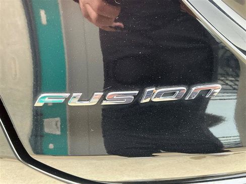 Used 2017 Ford Fusion Platinum image 21
