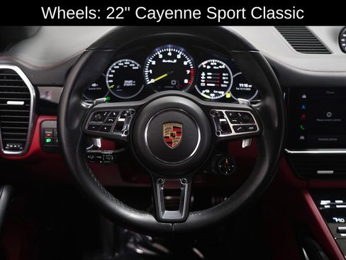 Used 2022 Porsche Cayenne Turbo S image 18