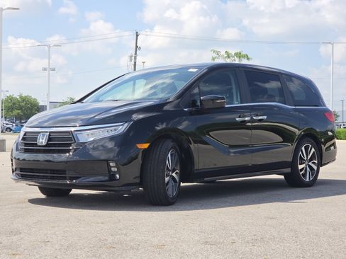 Used 2023 Honda Odyssey Touring image 13
