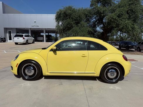 Used 2013 Volkswagen Beetle 2.5 FWD image 3