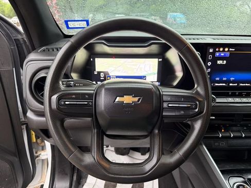 Used 2025 Chevrolet Colorado W/T w/ Advanced Trailering Package AWD/4WD image 8