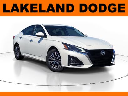 Used 2023 Nissan Altima 2.5 SV