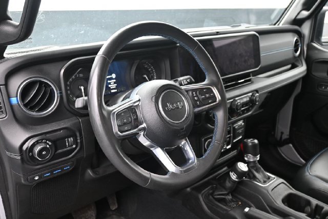 Used 2024 Jeep Wrangler High Altitude AWD/4WD image 10