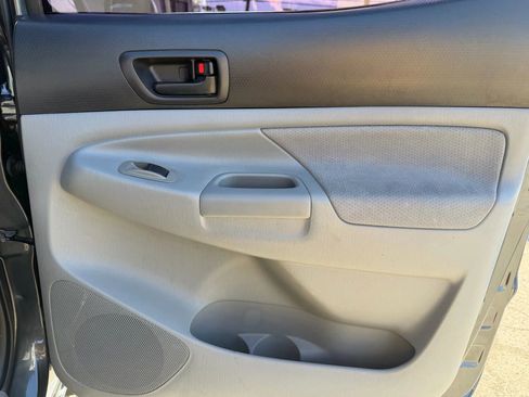 Used 2011 Toyota Tacoma PreRunner w/ TRD Sport Pkg w/JBL Audio image 16