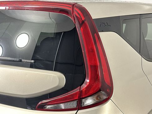 Used 2020 Kia Soul EX image 30