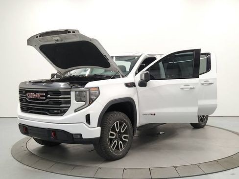 Used 2022 GMC Sierra 1500 AT4 w/ AT4 Preferred Package AWD/4WD image 11