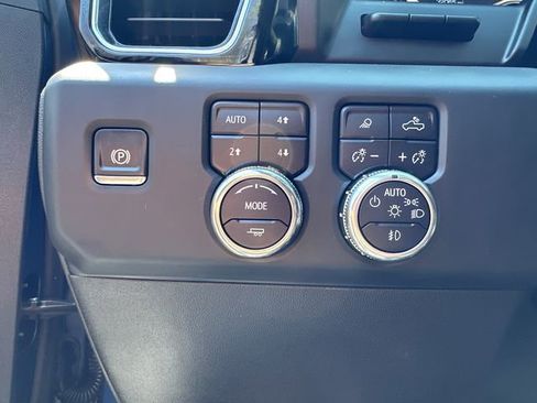 Used 2024 GMC Sierra 1500 Denali AWD/4WD image 37