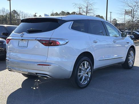 Used 2024 Buick Enclave Essence w/ Experience Buick Package image 5