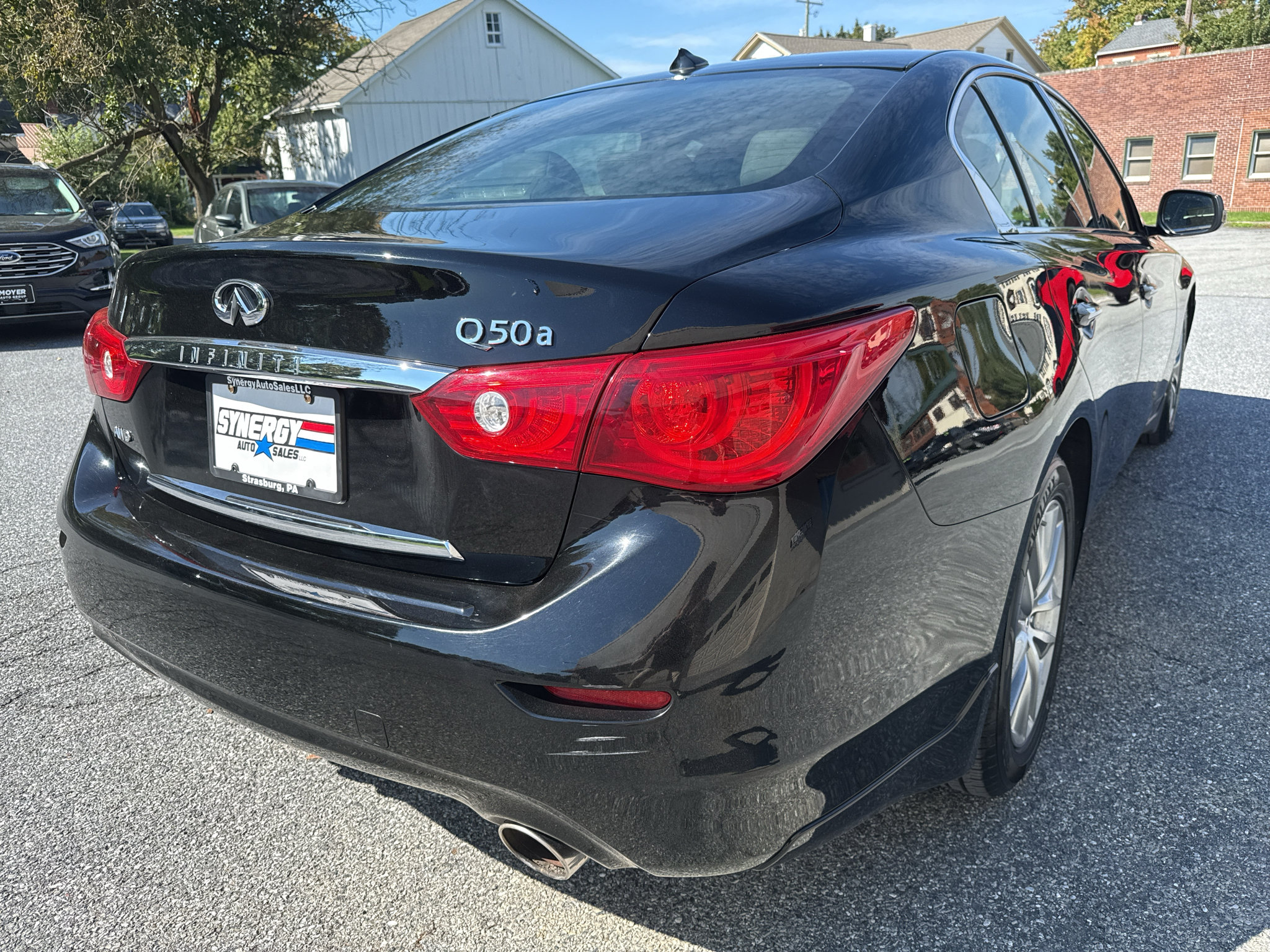 Used 2015 INFINITI Q50 AWD w/ Moonroof Package image 5