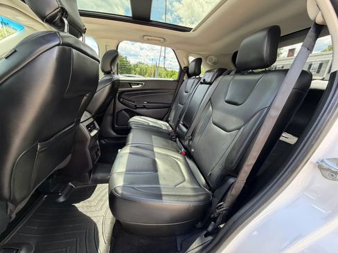 Used 2017 Ford Edge Titanium w/ Equipment Group 302A AWD/4WD image 16