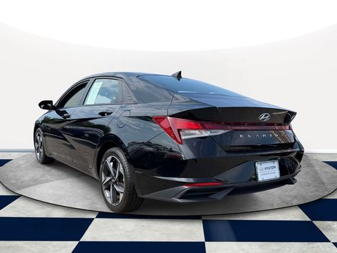 Certified 2023 Hyundai Elantra SEL w/ Convenience Package FWD image 4