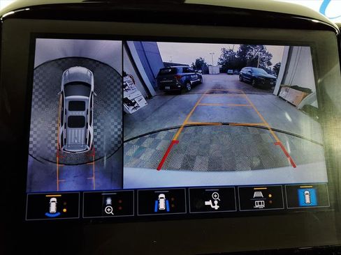 Used 2022 Chevrolet Traverse Premier image 12