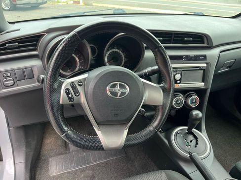 Used 2011 Scion tC FWD image 12