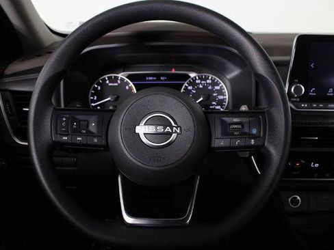 Certified 2023 Nissan Rogue SV FWD image 24