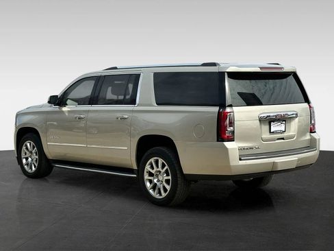 Used 2016 GMC Yukon XL Denali image 5