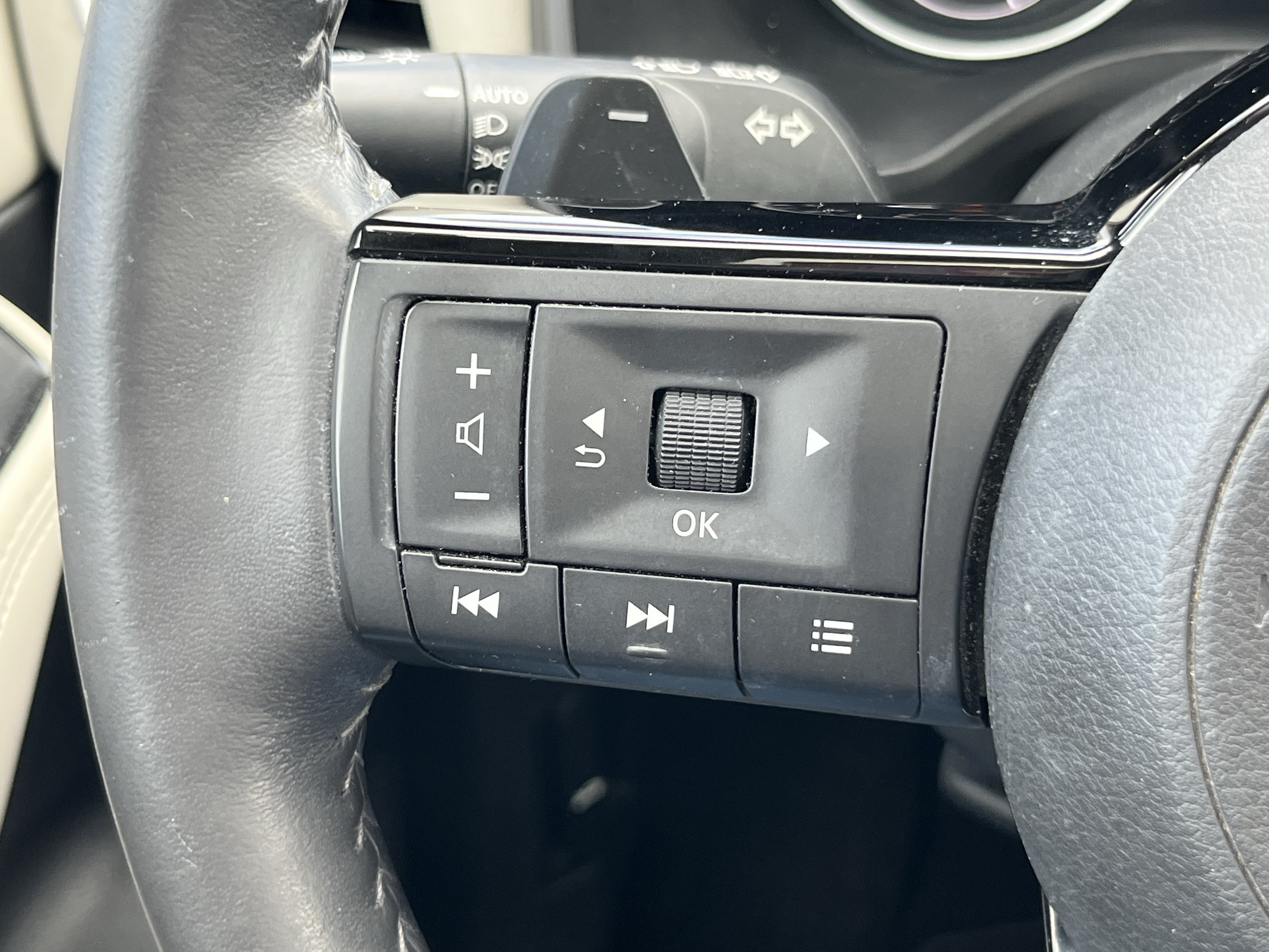 Used 2021 Nissan Rogue SV w/ Premium Package AWD/4WD image 22