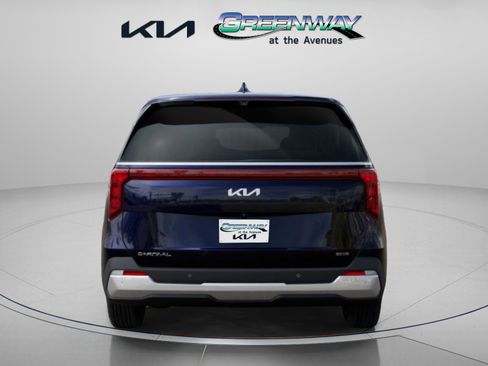 Certified 2025 Kia Carnival EX image 6