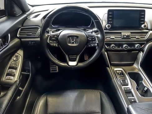Used 2018 Honda Accord Sport image 17
