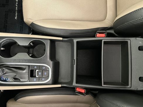 Used 2020 Hyundai Santa Fe Limited image 25