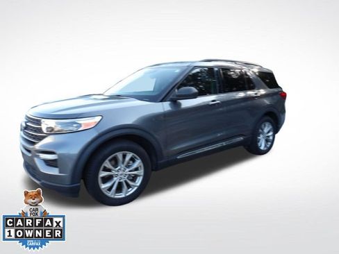 Used 2023 Ford Explorer XLT w/ Equipment Group 202A RWD image 10