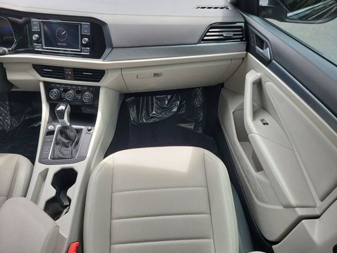 Used 2023 Volkswagen Jetta SE FWD image 14