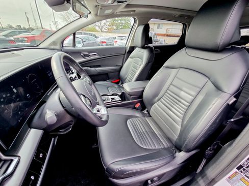 Used 2024 Kia Sportage SX image 27