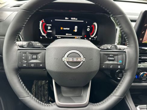 New 2026 Nissan Pathfinder Platinum AWD/4WD image 24