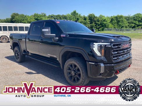 Used 2024 GMC Sierra 2500 AT4 w/ AT4 Premium Plus Package AWD/4WD image 9