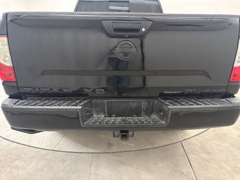 Used 2019 Nissan Titan SL w/ Midnight Edition AWD/4WD image 23
