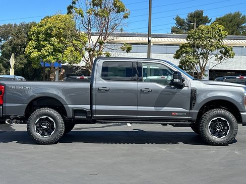 New 2026 Ford F350 Platinum w/ Tremor Off-Road Package AWD/4WD image 3