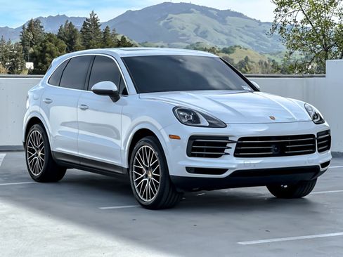 Certified 2023 Porsche Cayenne image 10