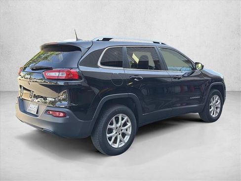 Used 2018 Jeep Cherokee Latitude Plus w/ Comfort/Convenience Group AWD/4WD image 5