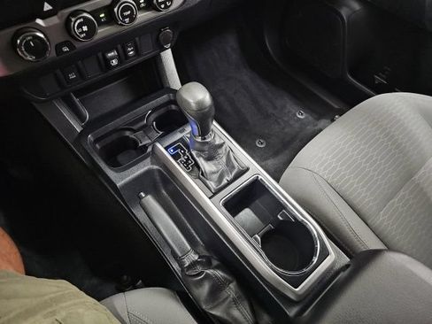 Used 2019 Toyota Tacoma SR5 AWD/4WD image 21