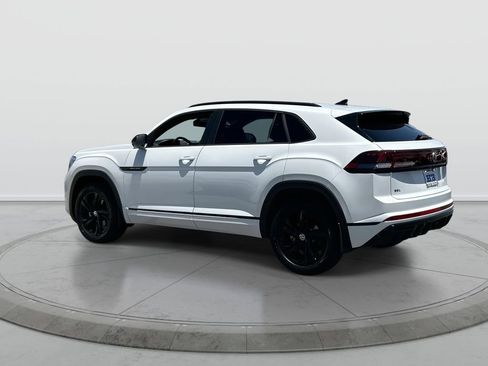 Used 2026 Volkswagen Atlas Cross Sport SEL R-Line AWD/4WD image 6
