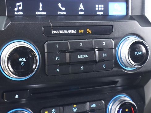 Used 2018 Ford F150 Lariat w/ Equipment Group 501A Mid image 28