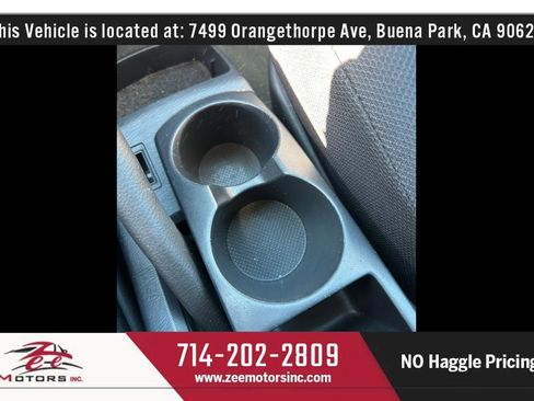 Used 2005 Toyota Matrix XR FWD image 38