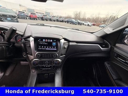 Used 2018 Chevrolet Suburban LT w/ Luxury Package image 25