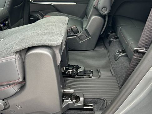 Certified 2024 Chevrolet Traverse RS w/ LPO, Floor Liner Package image 42