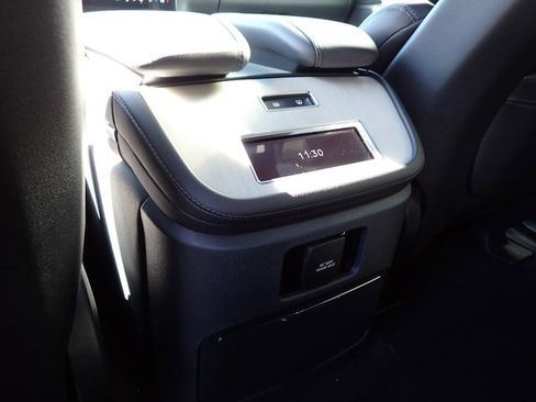 New 2025 Lincoln Navigator Reserve w/ Jet Appearance Package image 18