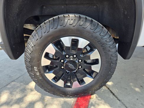 Certified 2020 Chevrolet Silverado 2500 LT w/ Texas Edition RWD image 27