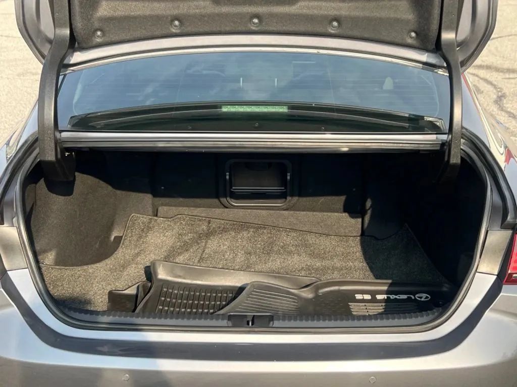 Used 2019 Lexus ES 350 w/ Premium Package FWD image 22