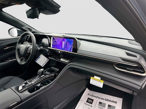 New 2025 Toyota Crown Signia image 29