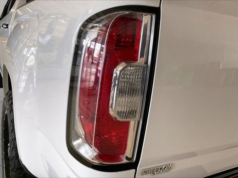 Used 2021 GMC Canyon AT4 w/ Driver Alert Package AWD/4WD image 25