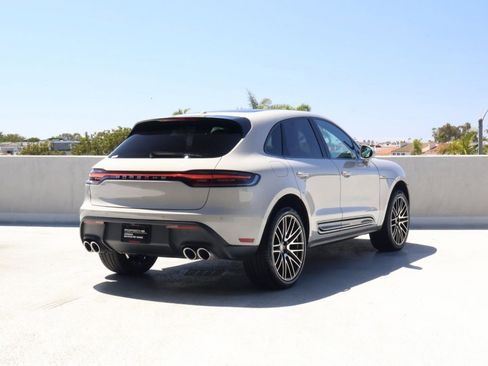 Certified 2025 Porsche Macan image 9